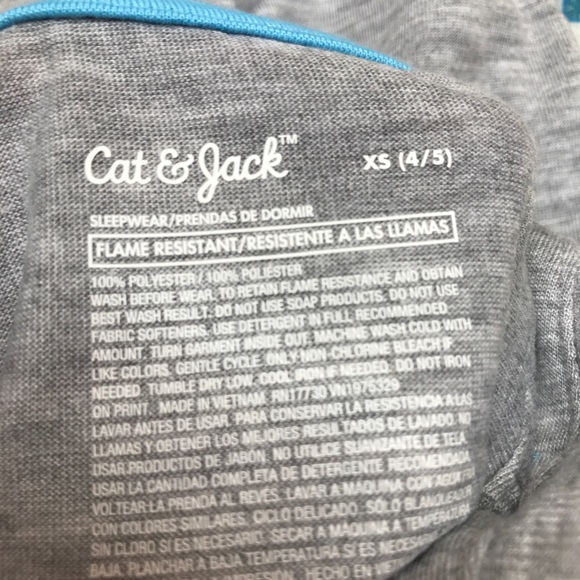 Last one💥Boys xs 4-5 NWT shark PJ set - Picture 4 of 4